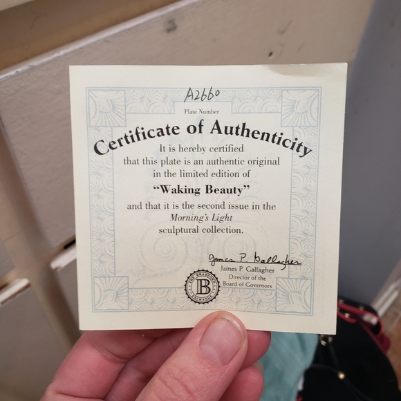 Hummingbird Glass Decor - Picture 5 of 5